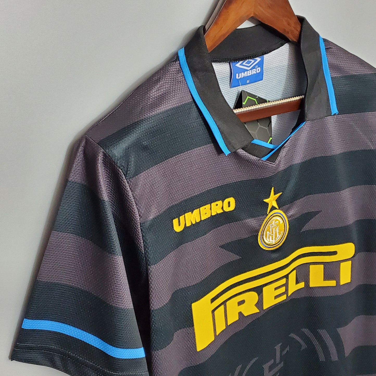 Camisa retrô Inter de Milão 97/98