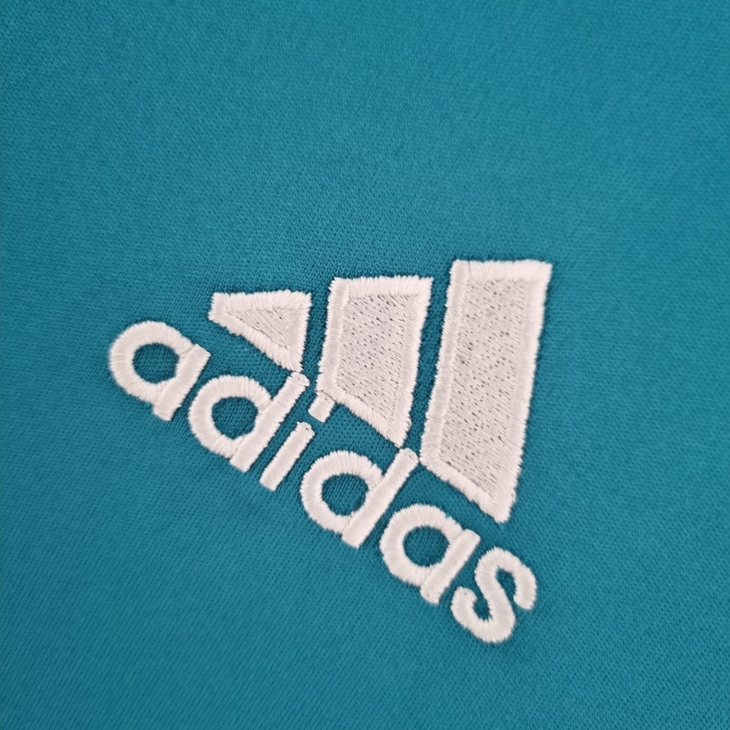 Camisa retrô Real Madrid 17/18