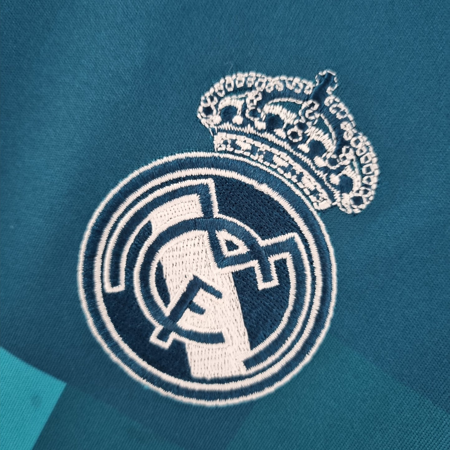Camisa retrô Real Madrid 17/18