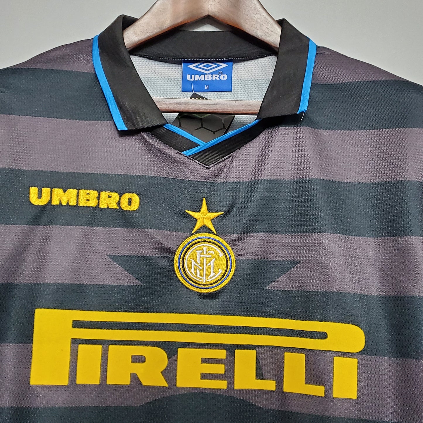 Camisa retrô Inter de Milão 97/98