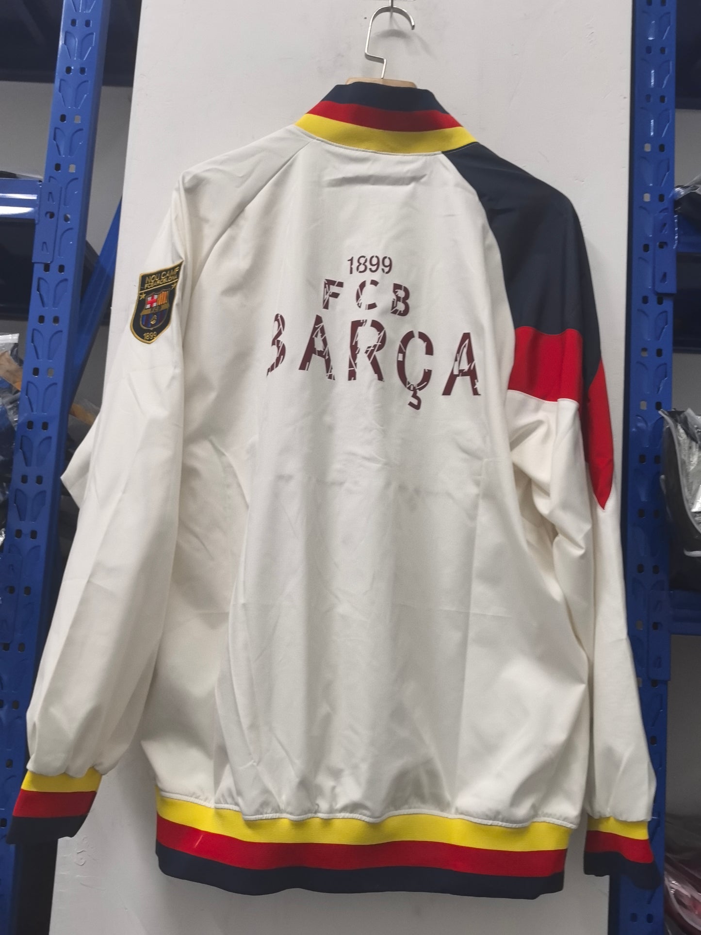 Corta vento Barcelona retrô